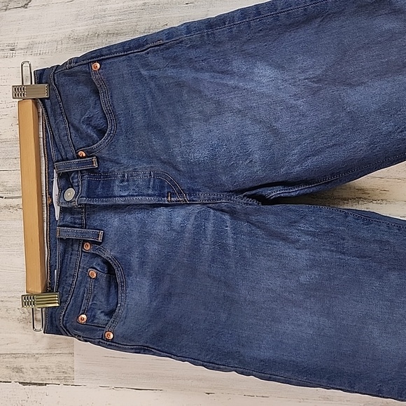 Levi's Premium Wedgie medium wash denim blue jeans button fly 5 pocket Size 25 - Picture 2 of 13